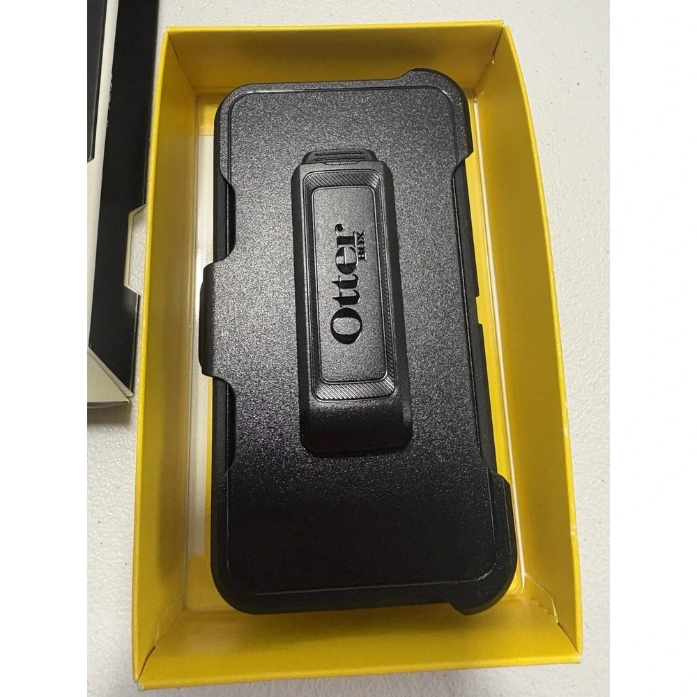 Otterbox Defender Series Case & Holster For iPhone SE (3/2) & iPhone 8/7, Black